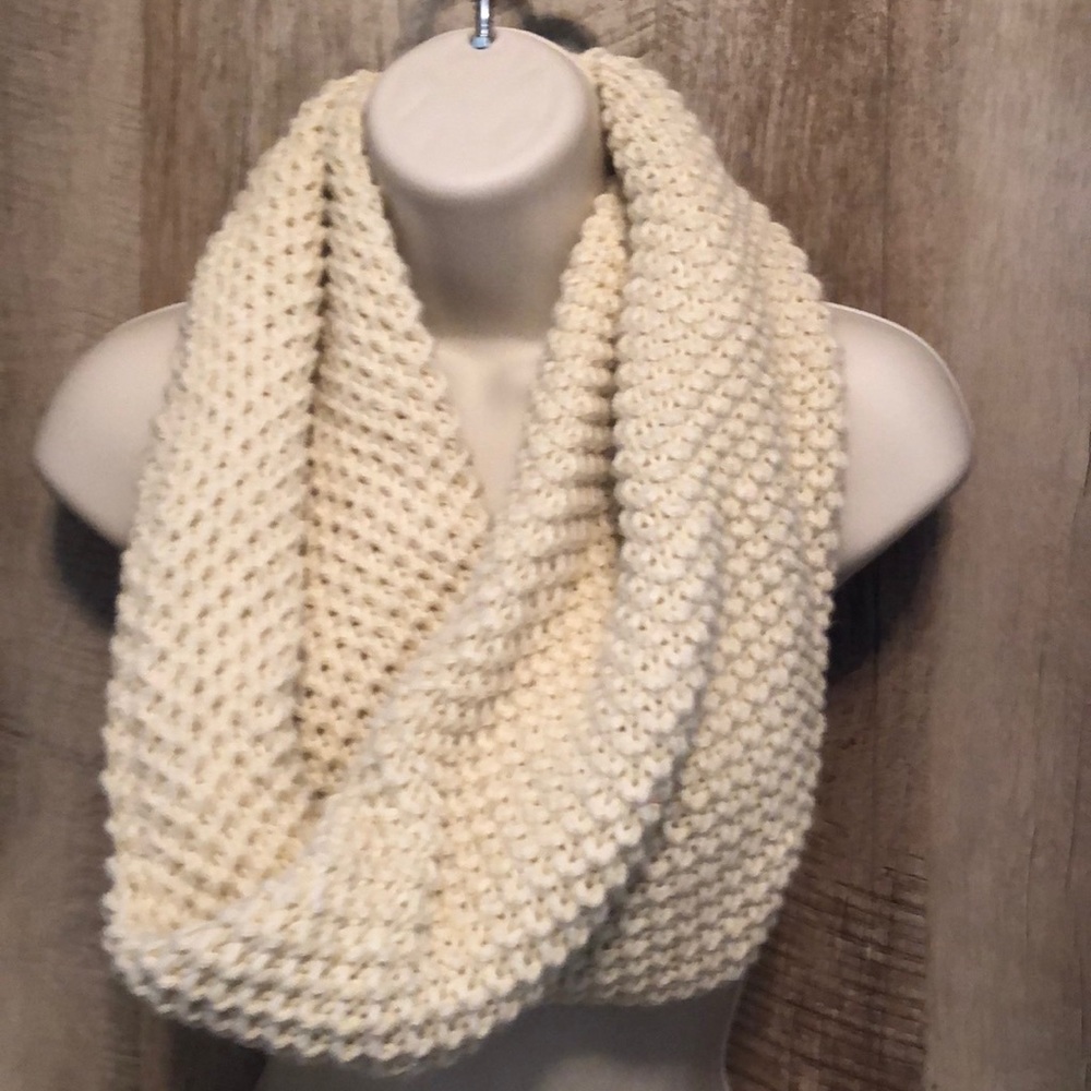 Knit infinity scarf